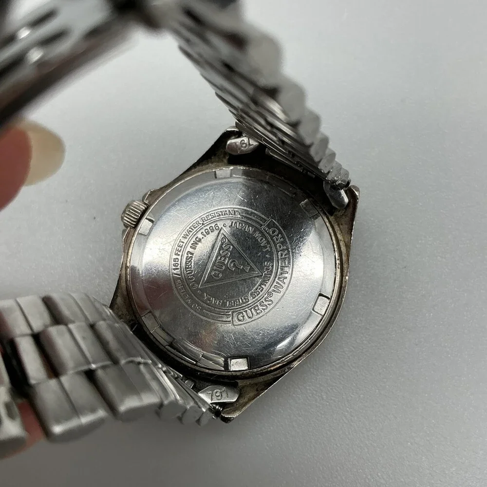Vintage Guess Waterpro Womens Watch 30mm White Dial Black Bezel New Battery 6